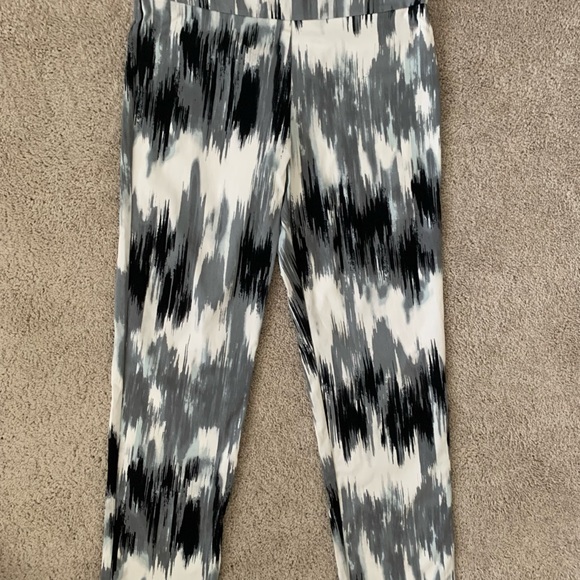 krazy larry Pants - Krazy Larry Pull On Ankle Pant size 4 New without tags